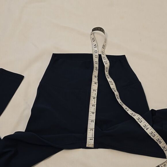 High-waist, Ripped Warrior Legging- Alo yoga xs - Picture 5 of 7